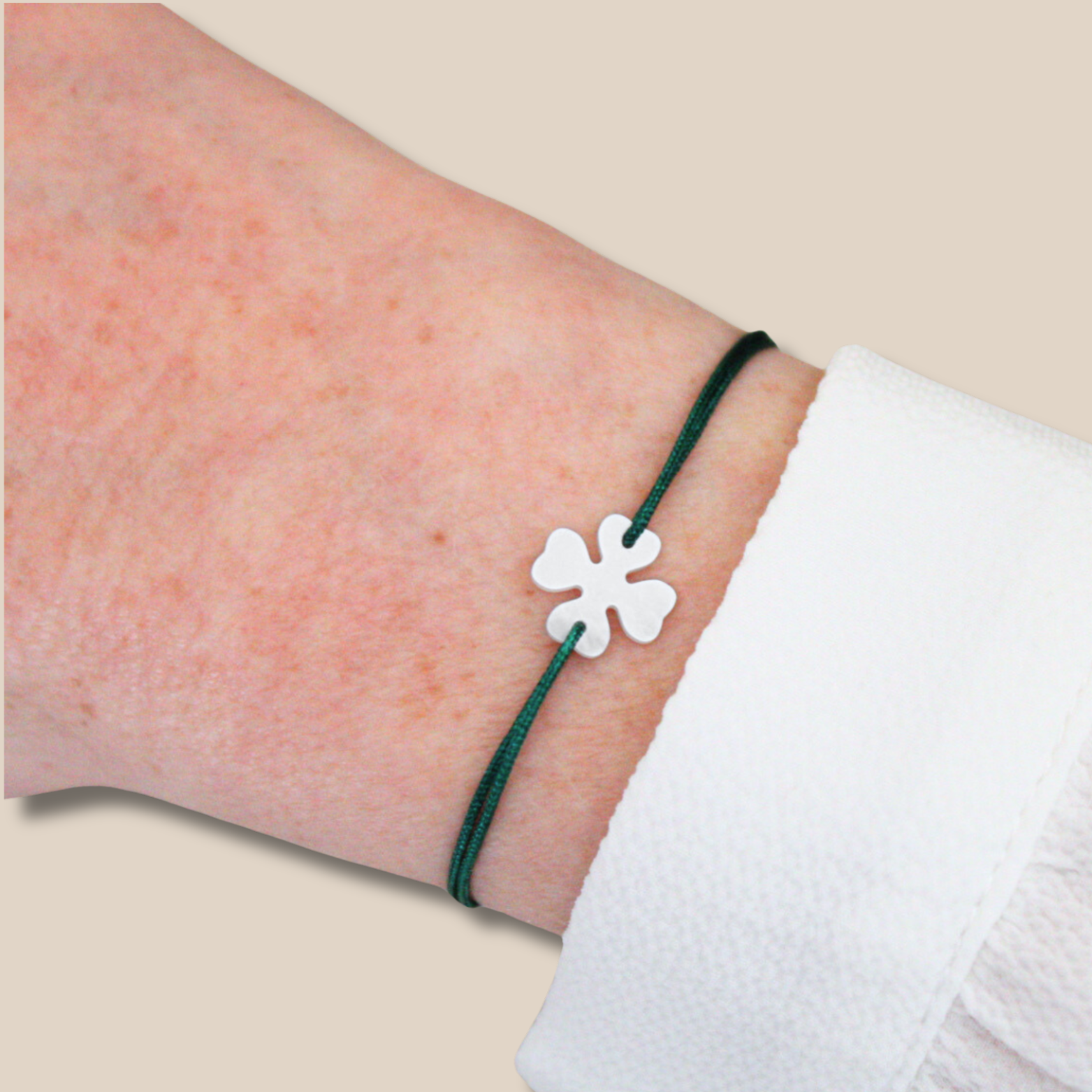 Bracelet ∙ Trèfle à quatre feuilles en nacre ∙