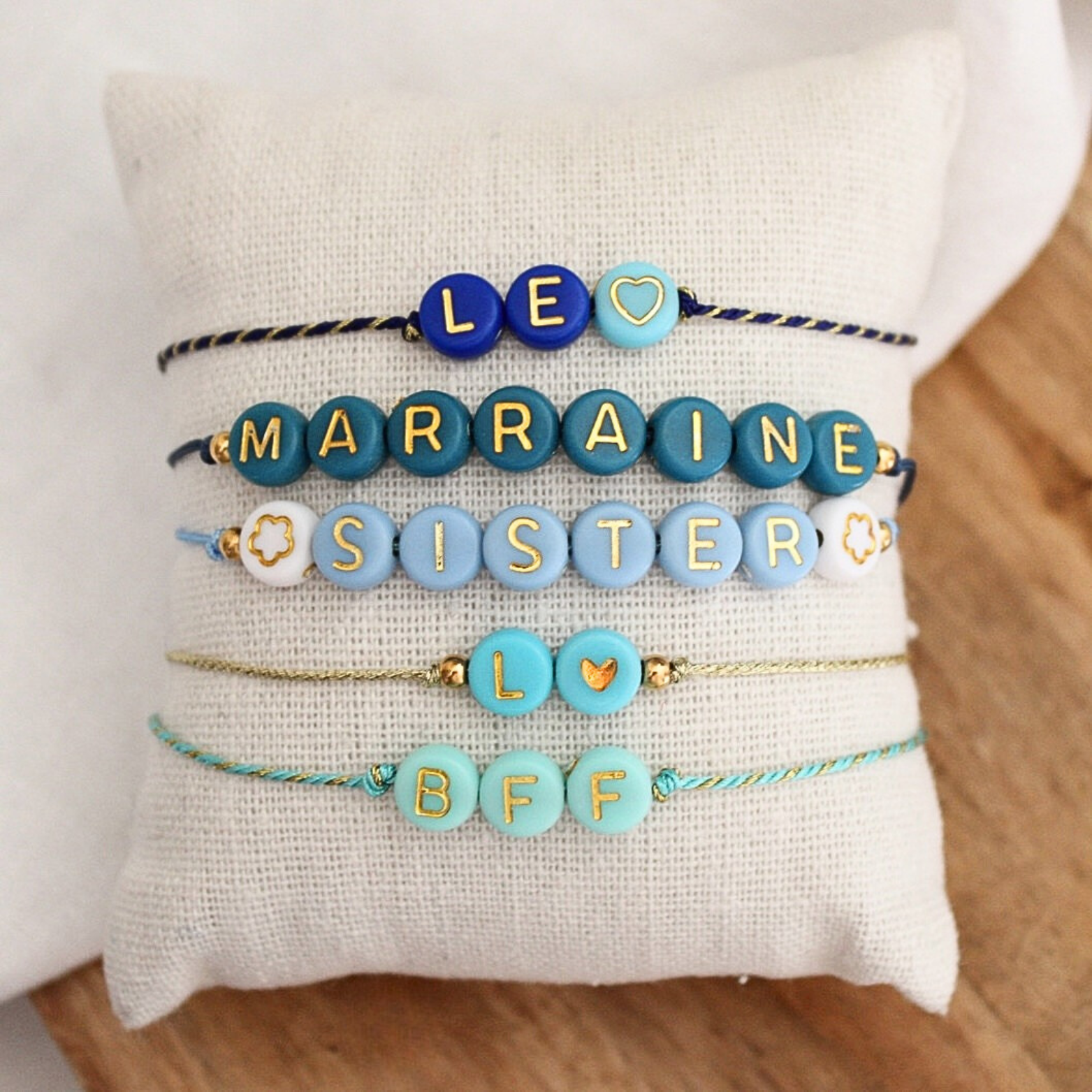 Bracelet Perles Lettres Personnalisé ~ perles bleues & dorées