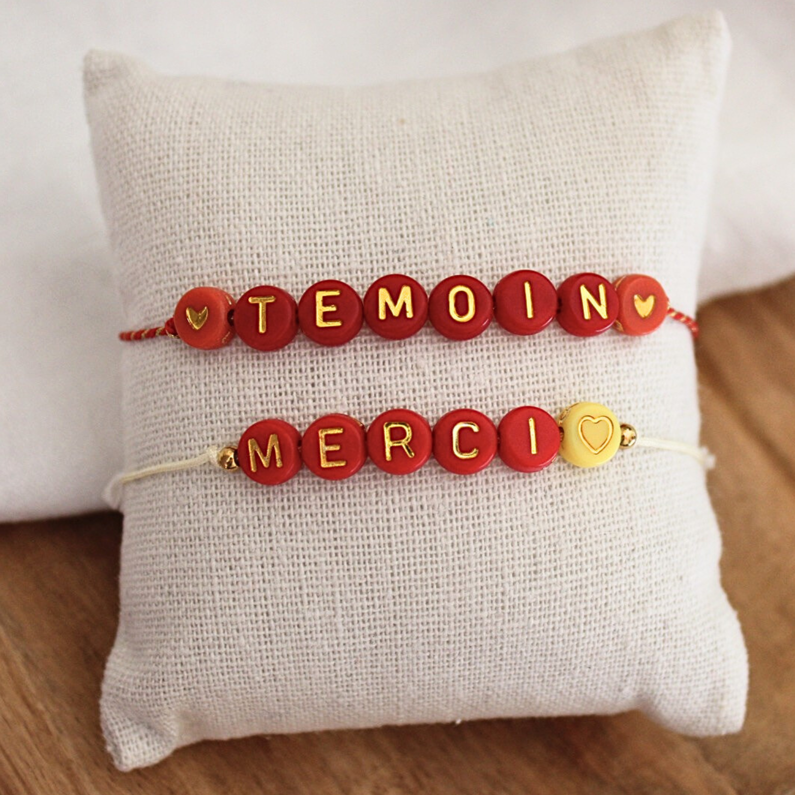 Bracelet Perles Lettres Personnalisé ~ perles rouges & dorées