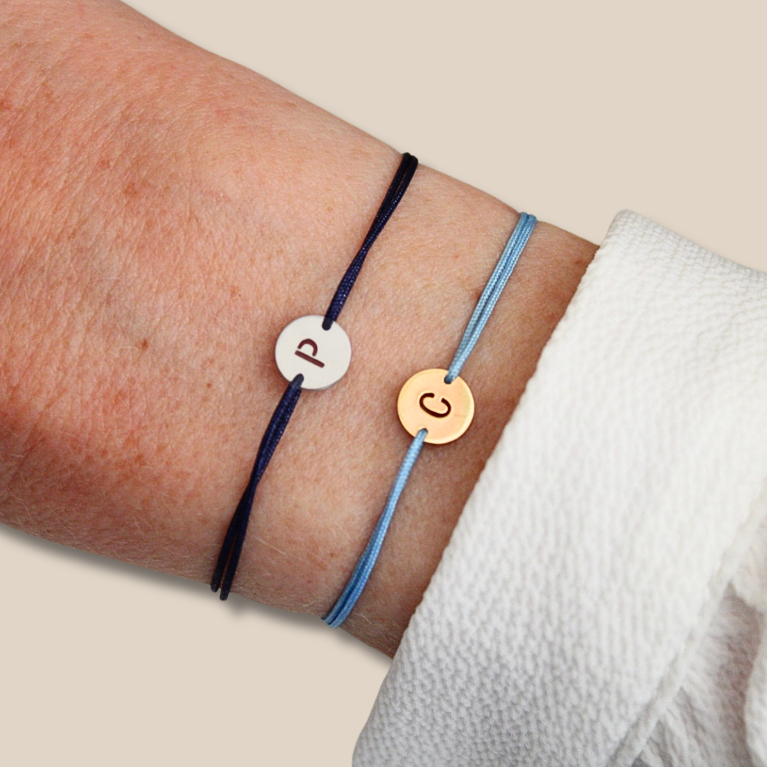 Bracelet ∙ Lettre évidée ∙