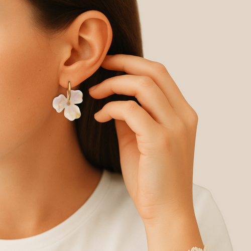 Boucles d'oreilles creoles portees Les Petites Perdrix
