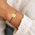 Bracelet Cordon personnalisé à graver ~ Médaille Dorée
