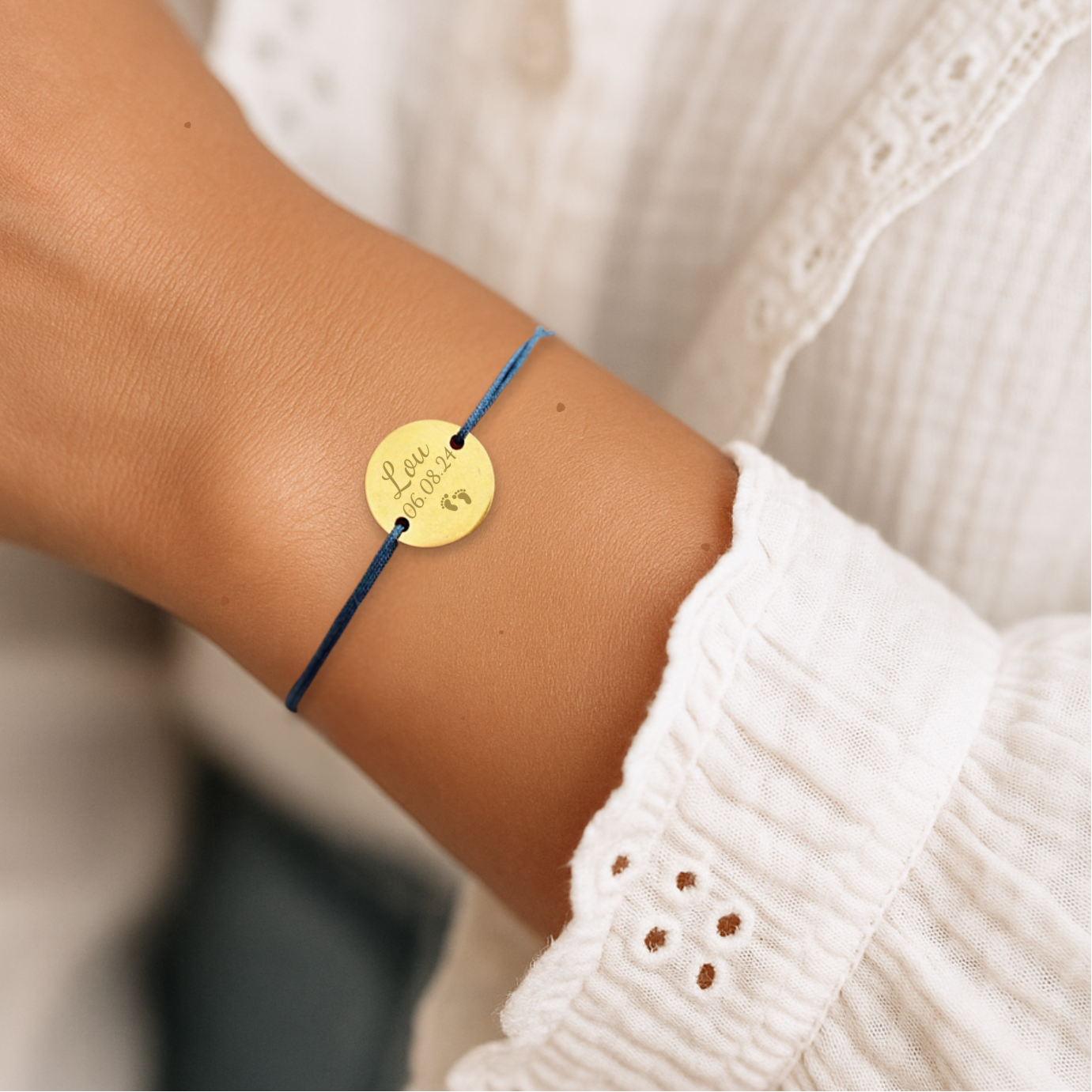Bracelet Cordon personnalisé à graver ~ Médaille Dorée